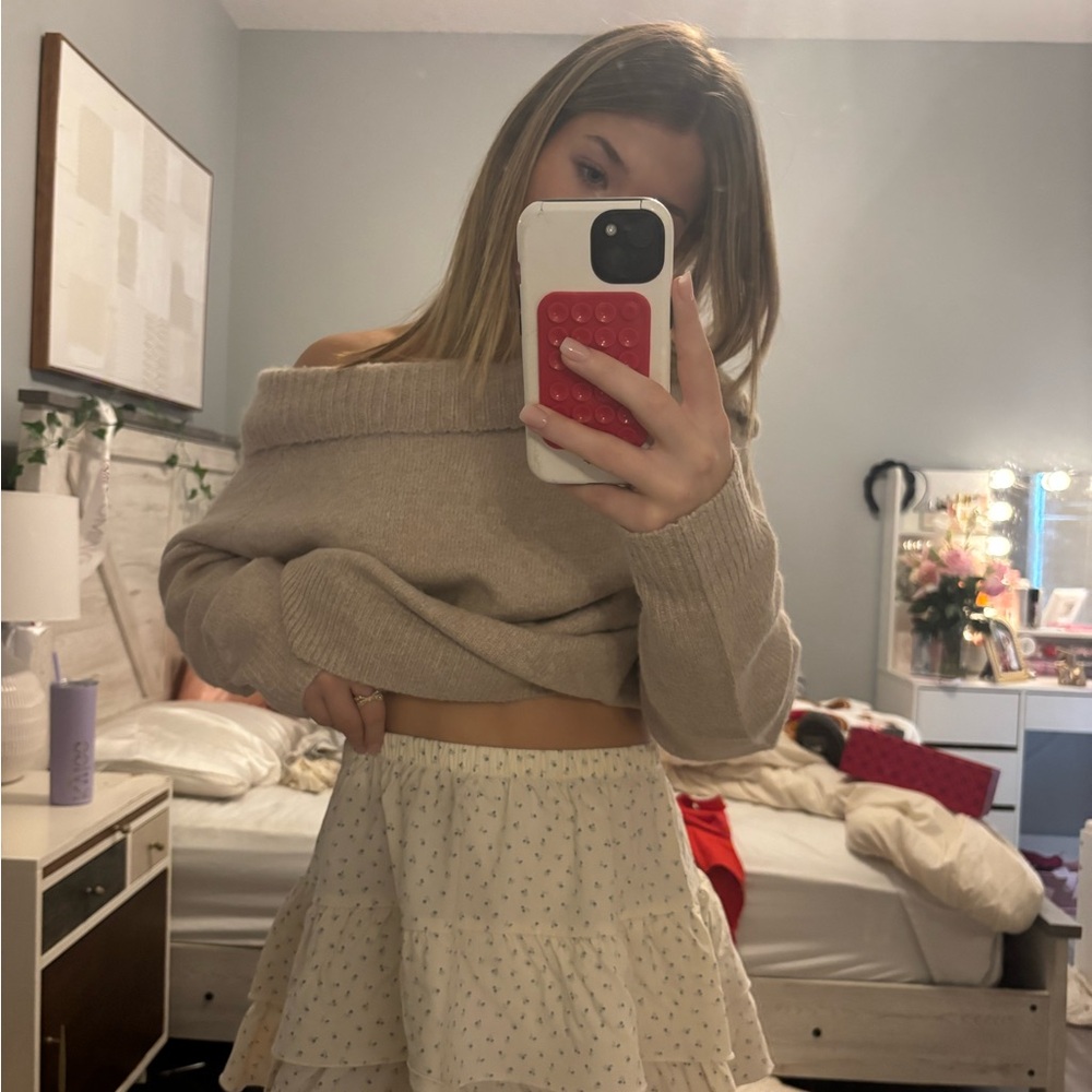 Brandy Melville Cream Floral Mini Skirt